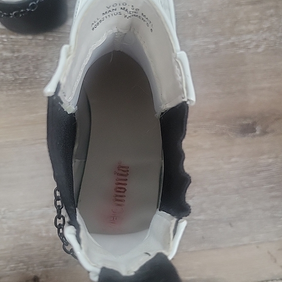 Demonia Void 50 White Platform Boots With Chains Size Womens 8 - Picture 10 of 15